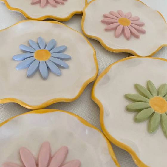 Porte savon fleurs, céramique artisanale